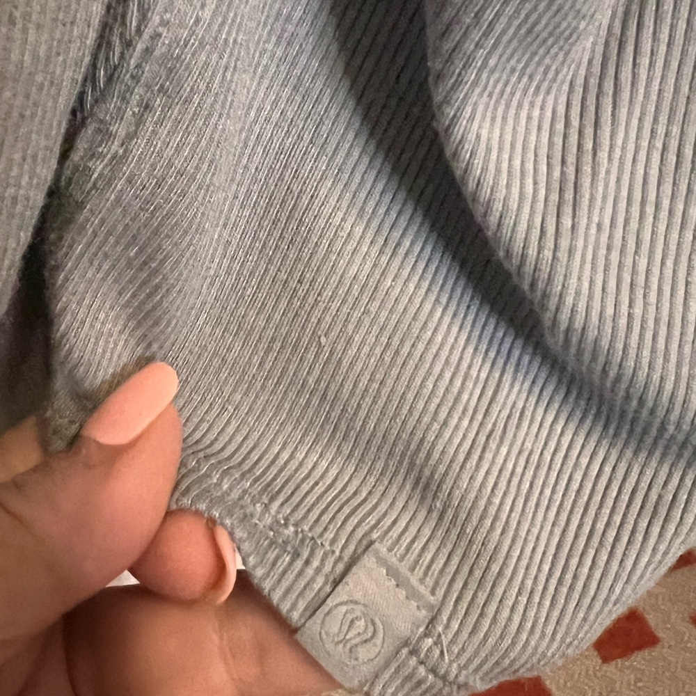 Lululemon Twist Back Top Approximately Size 8 Pit… - image 4